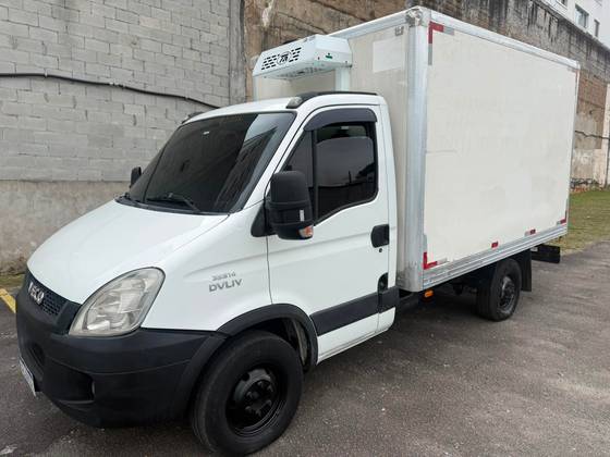 IVECO DAILY 35S14 CHASSI CABINE TURBO INTERCOOLER DIESEL 2P MANUAL IVECO DAILY 35S14 CHASSI CABINE TURBO INTERCOOLER DIESEL 2P MANUAL